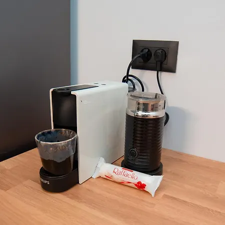 1-bedroom With Balcony & Sofa Bed Near Promenada Mall Апартаменты