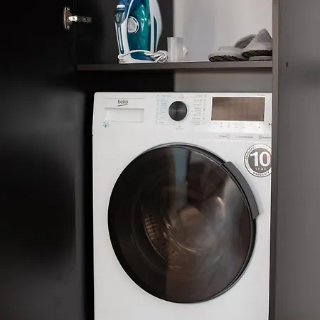 Apartment 1-bedroom With Balcony & Sofa Bed Near Promenada Mall Bucharest