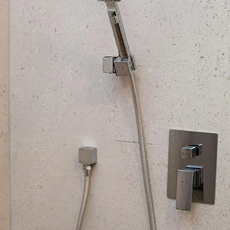 1-bedroom With Balcony & Sofa Bed Near Promenada Mall Апартаменты