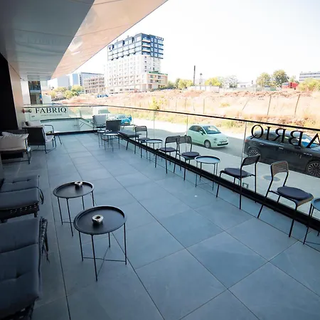 Апартаменты 1-bedroom With Balcony & Sofa Bed Near Promenada Mall