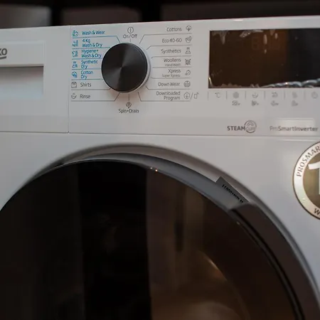 1-bedroom With Balcony & Sofa Bed Near Promenada Mall Apartment Bucharest