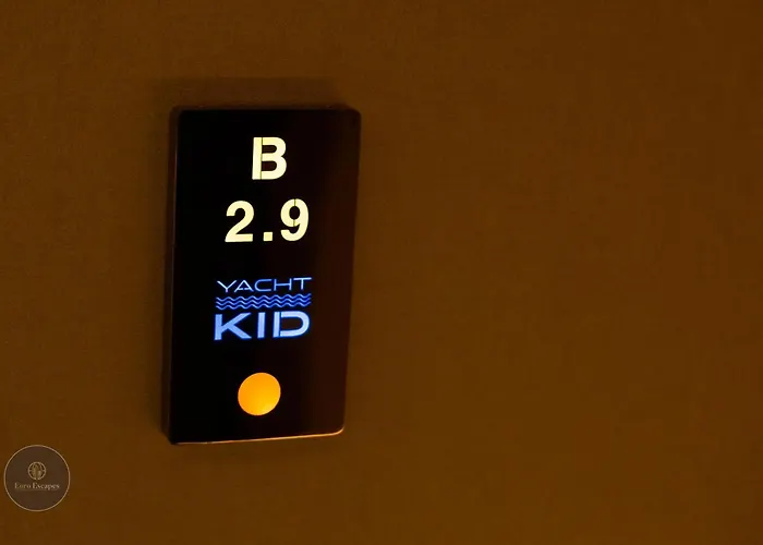 Apartament 1-bedroom With Balcony & Sofa Bed Near Promenada Mall