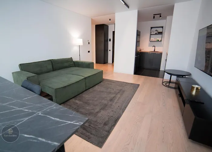 One-bedroom With Balcony And Sofa Bed Near Pipera Metro *