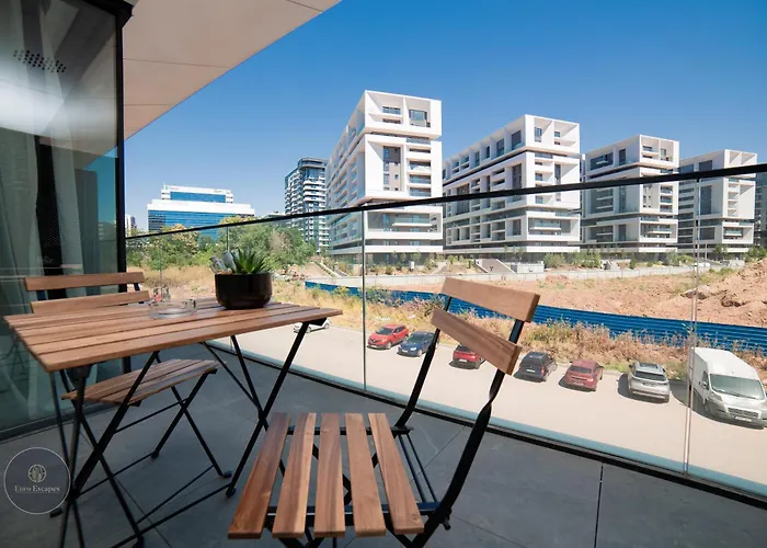 1-bedroom With Balcony & Sofa Bed Near Promenada Mall 부쿠레슈티