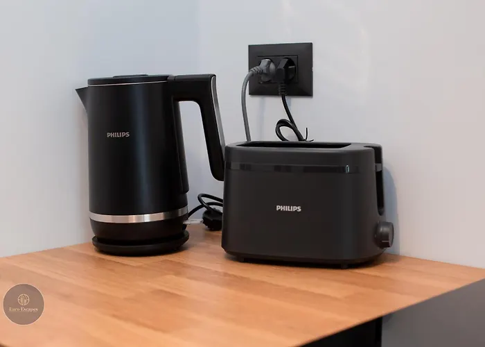 1-bedroom With Balcony & Sofa Bed Near Promenada Mall 아파트