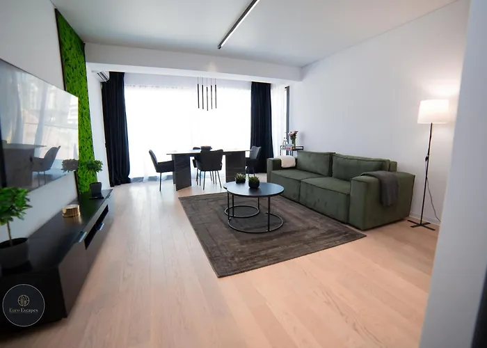 1-bedroom With Balcony & Sofa Bed Near Promenada Mall *