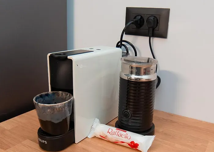 1-bedroom With Balcony & Sofa Bed Near Promenada Mall Apartament