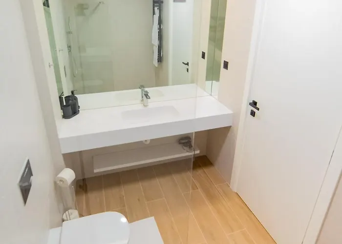 1-bedroom With Balcony & Sofa Bed Near Promenada Mall 부쿠레슈티