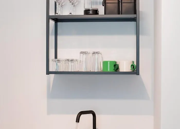 아파트 1-bedroom With Balcony & Sofa Bed Near Promenada Mall *