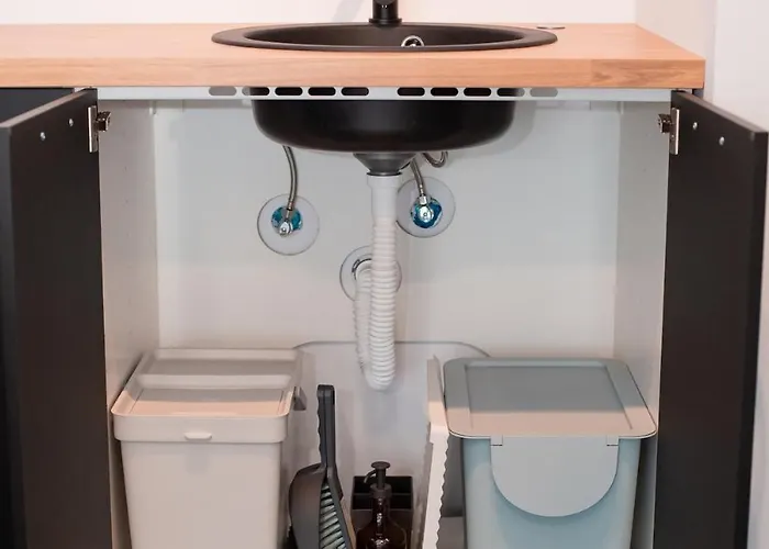 1-bedroom With Balcony & Sofa Bed Near Promenada Mall 아파트