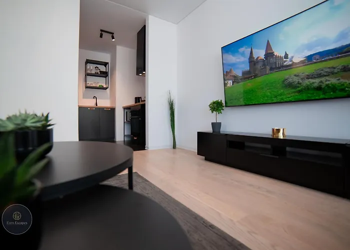 1-bedroom With Balcony & Sofa Bed Near Promenada Mall Apartament