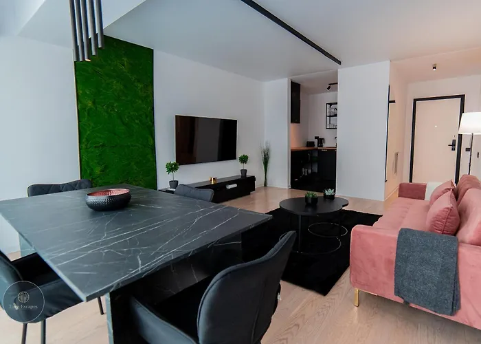 1-bedroom With Balcony & Sofa Bed Near Promenada Mall *