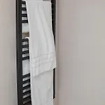 Apartman One-bedroom With Balcony And Sofa Bed Near Pipera Metro Bukarest