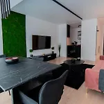One-bedroom With Balcony And Sofa Bed Near Pipera Metro *