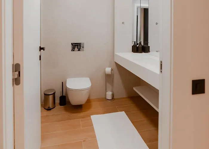 1-bedroom With Balcony & Sofa Bed Near Promenada Mall 公寓