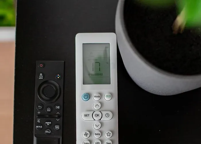 1-bedroom With Balcony & Sofa Bed Near Promenada Mall *